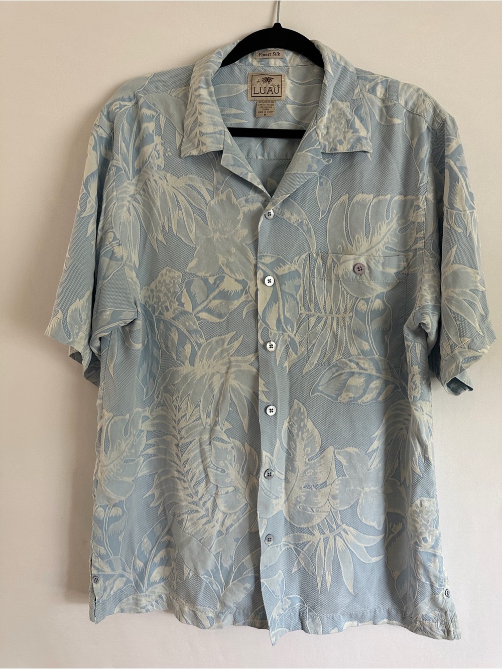Luau Limited Edition Mens Hawaiian Shirt Medium 100% Finest Silk